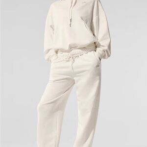 ✨NEW✨ALO Yoga  Accolade Ivory Joggers Sweatpants